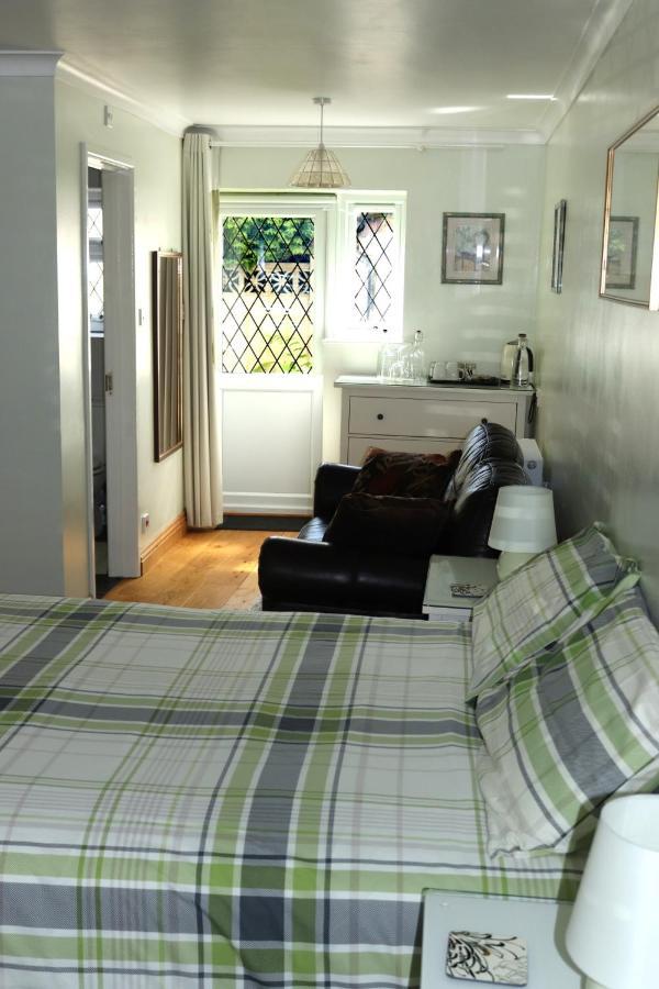 Highworth House Bed and Breakfast Σουίντον Εξωτερικό φωτογραφία