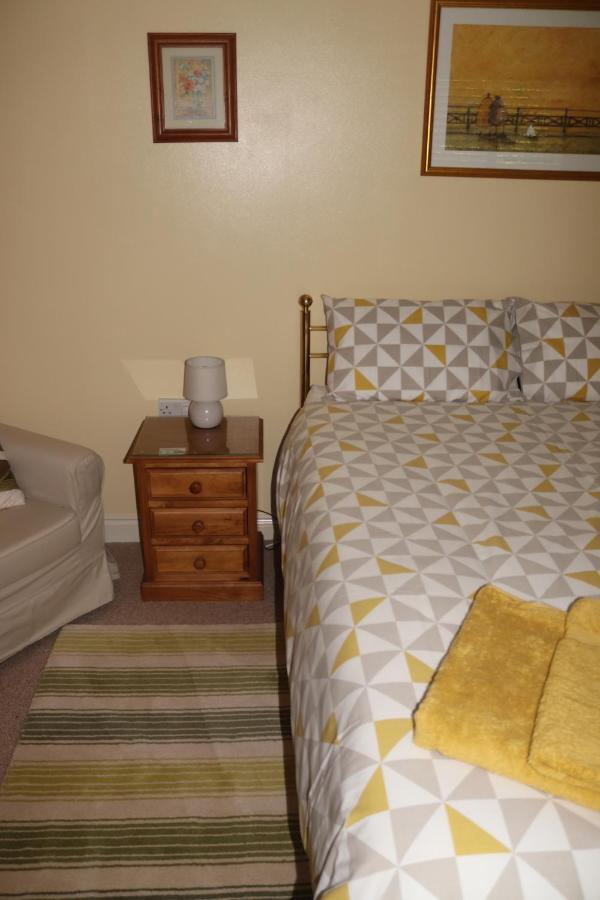 Highworth House Bed and Breakfast Σουίντον Εξωτερικό φωτογραφία