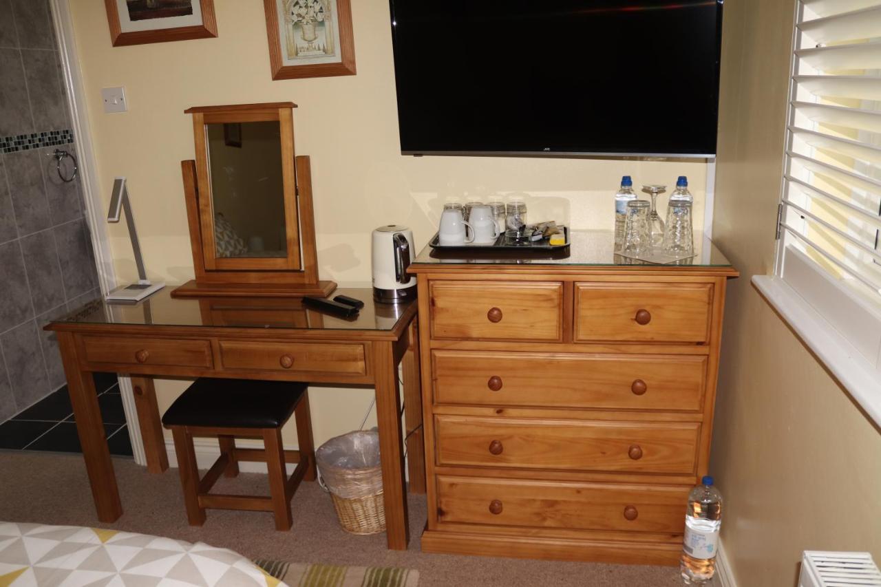 Highworth House Bed and Breakfast Σουίντον Εξωτερικό φωτογραφία