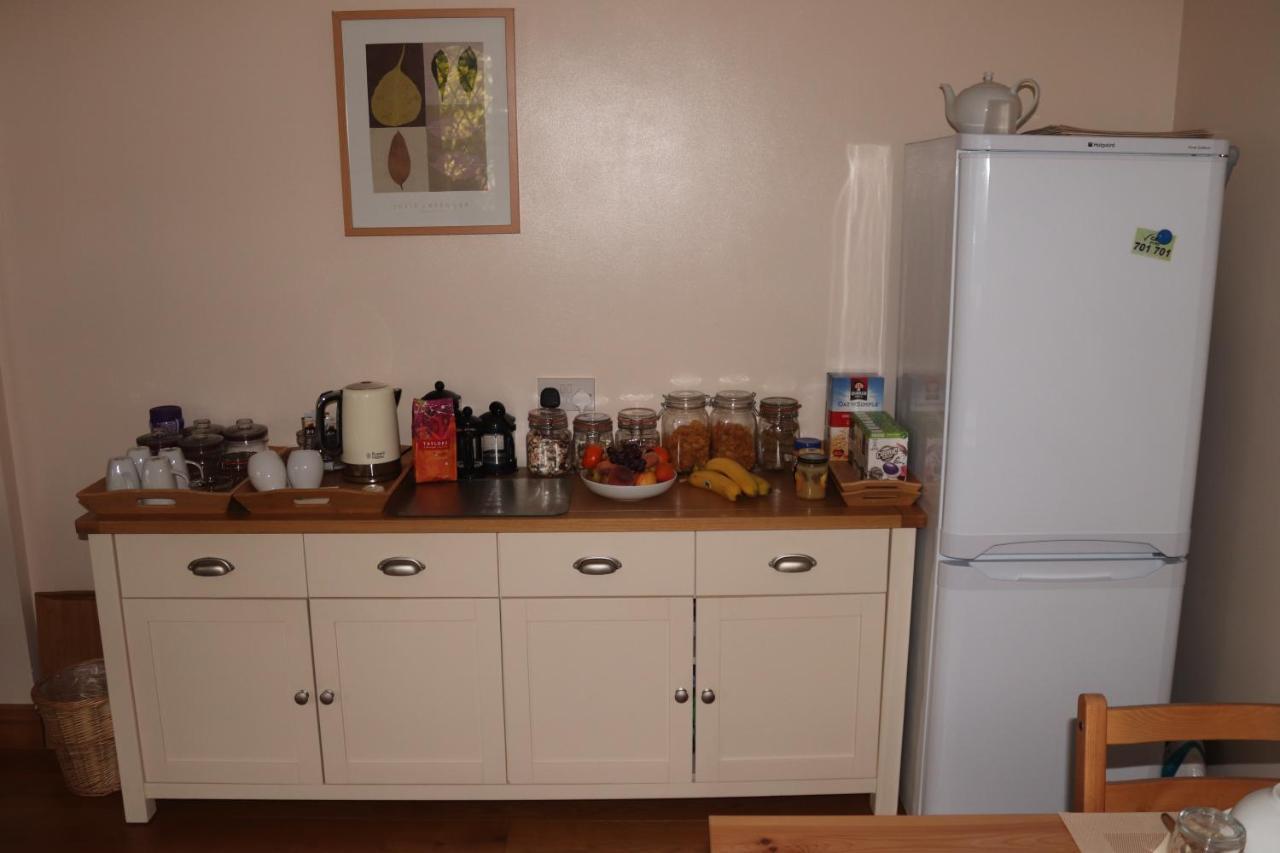 Highworth House Bed and Breakfast Σουίντον Εξωτερικό φωτογραφία
