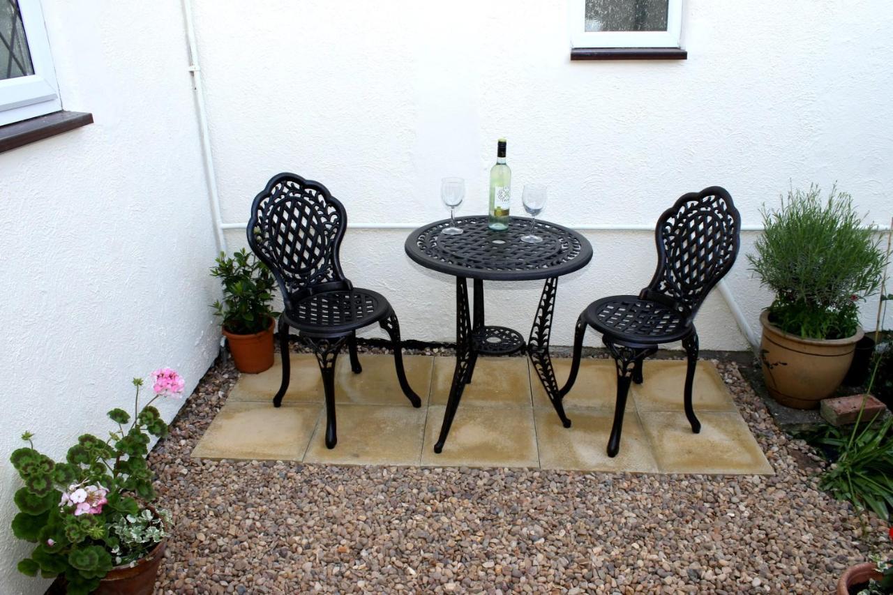 Highworth House Bed and Breakfast Σουίντον Εξωτερικό φωτογραφία