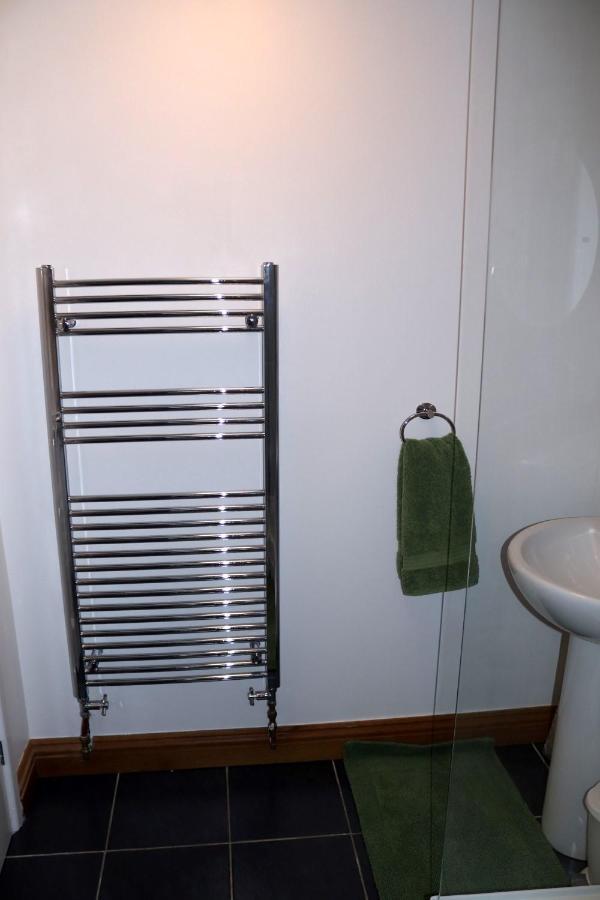 Highworth House Bed and Breakfast Σουίντον Εξωτερικό φωτογραφία